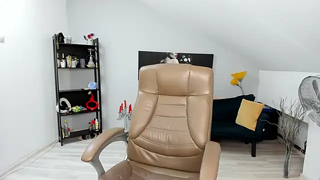 Snapshot of MelissaWiliam chatting on 02-11-25, 06:11 MelissaWiliam online show from 02-11-25, 06:11