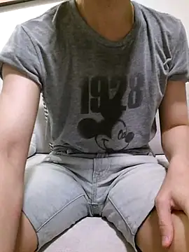 Snapshot of ori6 chatting on 02-14-25, 12:36 ori6 online show from 02-14-25, 12:36