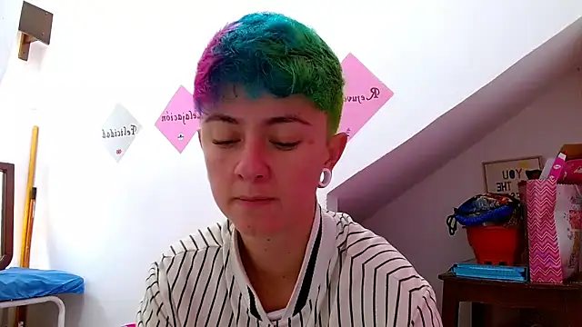 Snapshot of tomboyblue chatting on 10-26-25, 03:07 tomboyblue online show from 10-26-25, 03:07