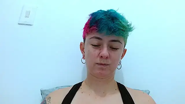 Snapshot of tomboyblue chatting on 11-12-25, 02:34 tomboyblue online show from 11-12-25, 02:34