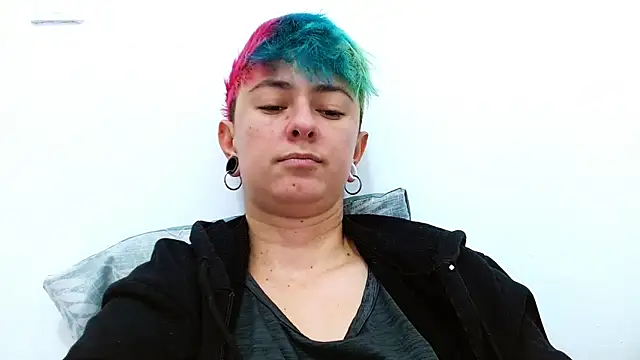 Snapshot of tomboyblue chatting on 11-13-25, 03:55 tomboyblue online show from 11-13-25, 03:55