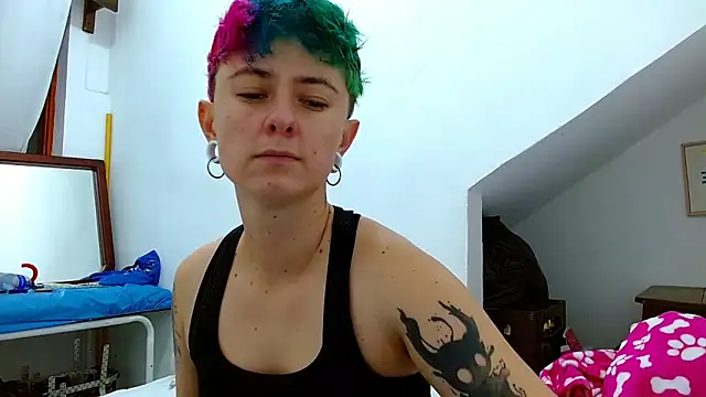 Snapshot of tomboyblue chatting on 11-24-25, 06:02 tomboyblue online show from 11-24-25, 06:02