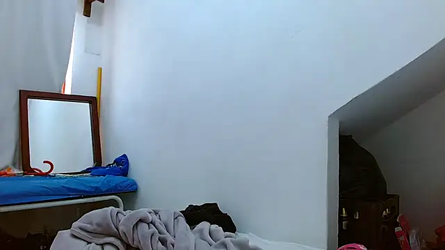 Snapshot of tomboyblue chatting on 11-24-25, 06:07 tomboyblue online show from 11-24-25, 06:07