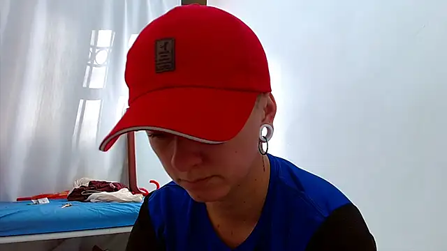 Snapshot of tomboyblue chatting on 11-26-25, 01:23 tomboyblue online show from 11-26-25, 01:23