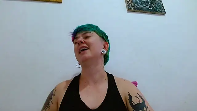 Snapshot of tomboyblue chatting on 11-27-25, 08:44 tomboyblue online show from 11-27-25, 08:44