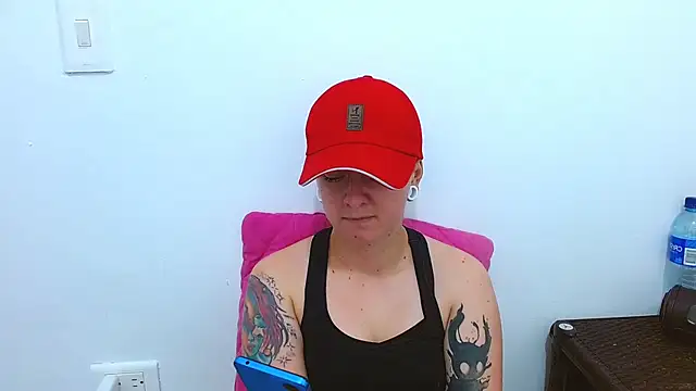 Snapshot of tomboyblue chatting on 12-03-25, 03:21 tomboyblue online show from 12-03-25, 03:21