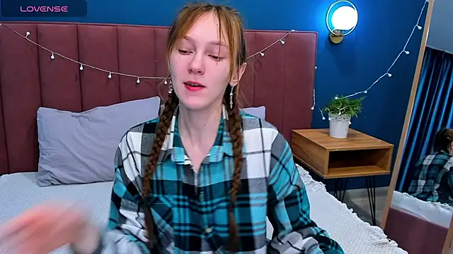 Snapshot of VanillaKelly chatting on 02-03-25, 11:36 VanillaKelly online show from 02-03-25, 11:36