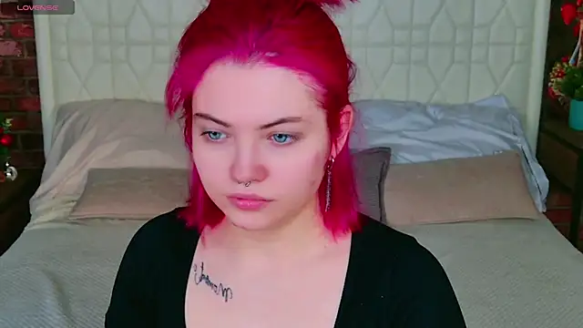Snapshot of Lisa_Adam chatting on 12-17-24, 04:12 Lisa Adam online show from 12-17-24, 04:12