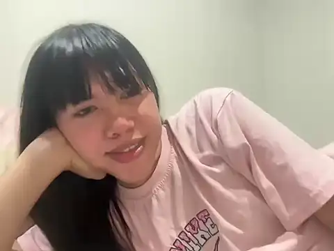 Snapshot of Ella_foxxx chatting on 01-11-26, 01:05 Ella foxxx online show from 01-11-26, 01:05