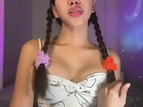 Snapshot of Ella_foxxx chatting on 02-24-26, 05:05 Ella foxxx online show from 02-24-26, 05:05