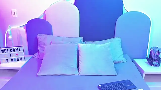 SophieGomez22 online show from 02-07-25, 01:11