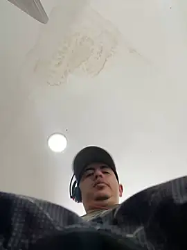 DanielGomez9 online show from 01-20-25, 04:23