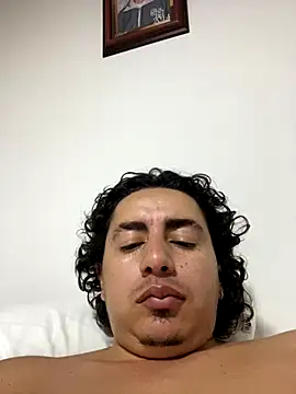 DanielGomez9 online show from 11-03-25, 02:24