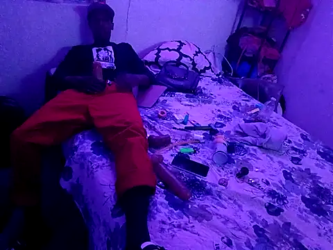 Snapshot of Puffgettingstuffed chatting on 03-04-26, 01:39 Puffgettingstuffed online show from 03-04-26, 01:39