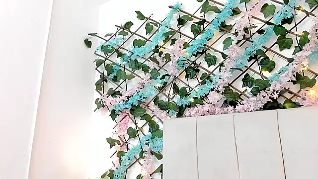 LexiiBloom online show from 10-11-25, 10:25