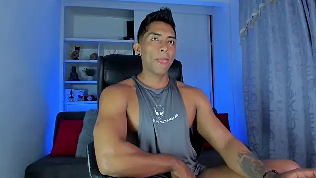 Couple muscle1 online show from 12-12-24, 02:44