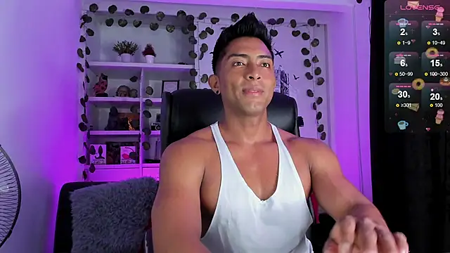 Couple muscle1 online show from 12-26-24, 10:20