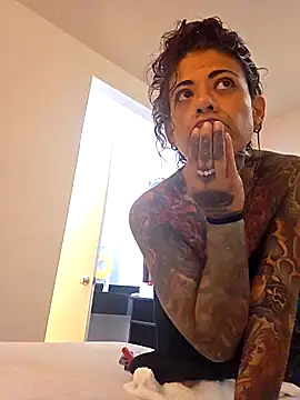 Snapshot of inkdbabz_33 chatting on 09-27-25, 02:05 inkdbabz 33 online show from 09-27-25, 02:05