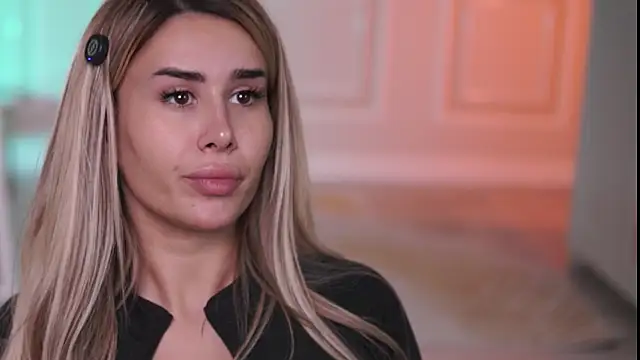 Snapshot of EvaZane chatting on 11-25-25, 09:37 EvaZane online show from 11-25-25, 09:37