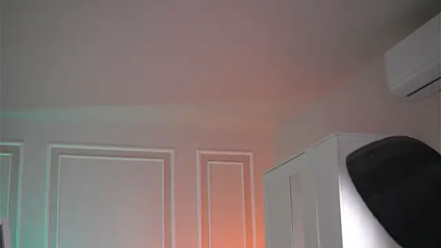 Snapshot of EvaZane chatting on 12-14-25, 07:29 EvaZane online show from 12-14-25, 07:29