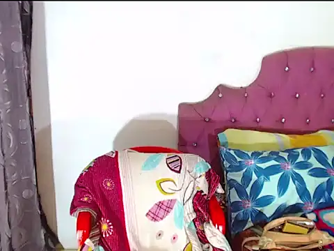 KandyHot  online show from 03-08-25, 04:28