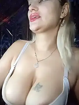 Snapshot of Freya_Milf chatting on 01-14-25, 10:17 Freya Milf online show from 01-14-25, 10:17