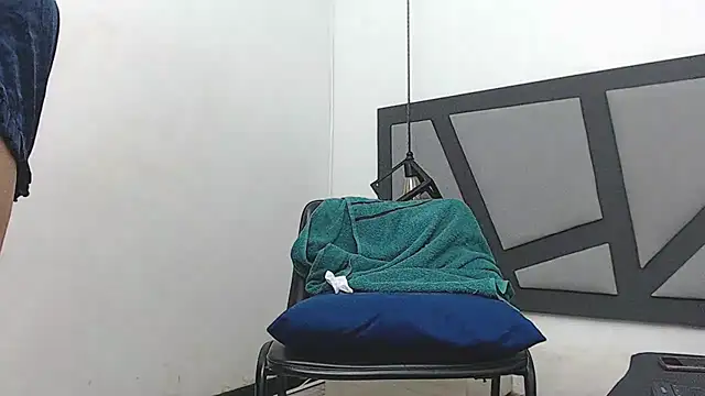 Snapshot of chanel_grant chatting on 02-23-25, 02:04 chanel grant online show from 02-23-25, 02:04