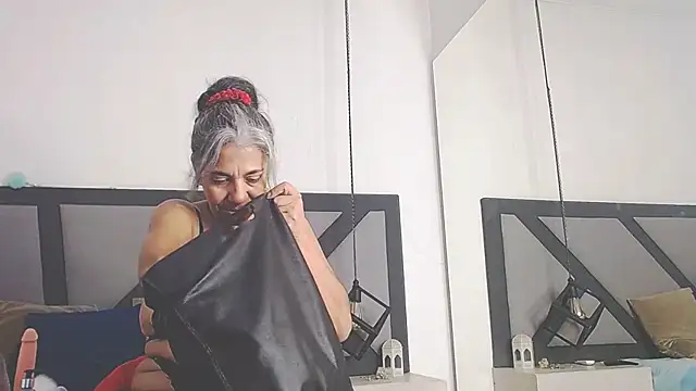 Snapshot of chanel_grant chatting on 09-19-25, 09:04 chanel grant online show from 09-19-25, 09:04