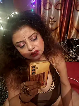 Snapshot of Maaya66 chatting on 01-01-25, 06:38 Maaya66 online show from 01-01-25, 06:38