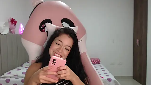 Caribbean beauty  online show from 03-14-25, 05:27