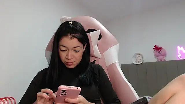 Caribbean beauty  online show from 03-23-25, 04:27