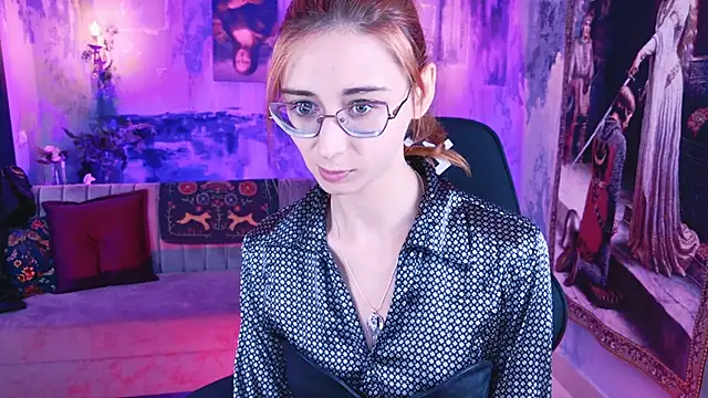 Snapshot of Orianna_Fox chatting on 03-21-25, 04:28 Orianna Fox online show from 03-21-25, 04:28