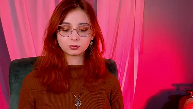Snapshot of Orianna_Fox chatting on 10-08-25, 02:14 Orianna Fox online show from 10-08-25, 02:14