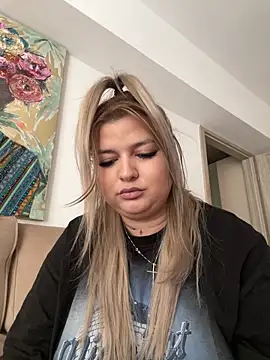 AllysonK online show from 02-22-25, 01:57