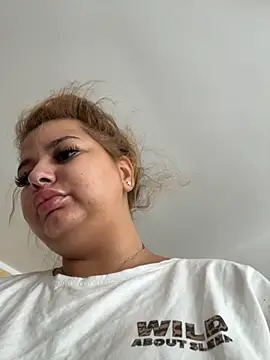 AllysonK online show from 09-09-25, 10:37