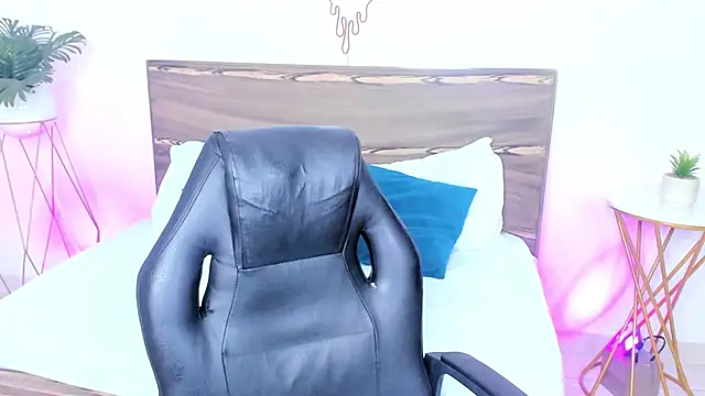 Snapshot of ivette_bocelly chatting on 01-14-25, 10:34 ivette bocelly online show from 01-14-25, 10:34