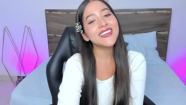 Snapshot of ivette_bocelly chatting on 02-12-25, 10:48 ivette bocelly online show from 02-12-25, 10:48