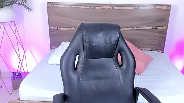 Snapshot of ivette_bocelly chatting on 02-28-25, 10:17 ivette bocelly online show from 02-28-25, 10:17