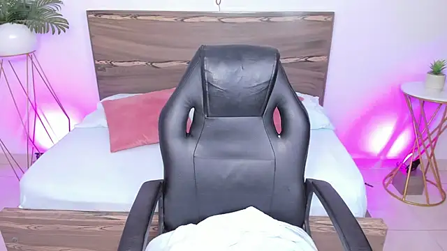 Snapshot of ivette_bocelly chatting on 03-10-25, 07:29 ivette bocelly online show from 03-10-25, 07:29