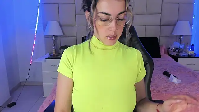 IsisLoveyes  online show from 12-24-24, 12:00