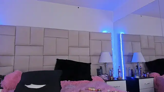 IsisLoveyes  online show from 01-05-25, 03:00