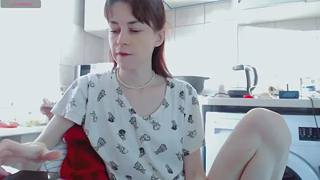 Snapshot of Amina_Barbarian chatting on 02-13-25, 02:20 Amina Barbarian online show from 02-13-25, 02:20