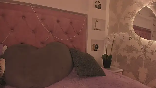 miss melissaa online show from 10-22-25, 01:44