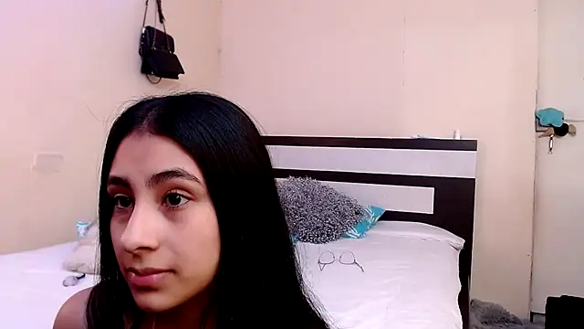 chika hellar online show from 09-19-25, 10:10