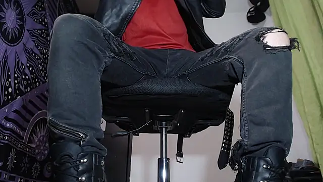 Dicaprioo  online show from 12-18-24, 09:08