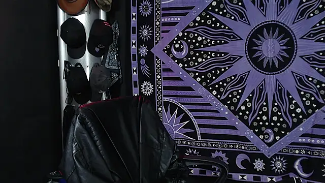 Dicaprioo  online show from 03-06-25, 06:48