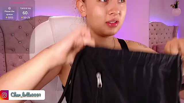 Charlotte Jones   online show from 02-20-25, 11:09