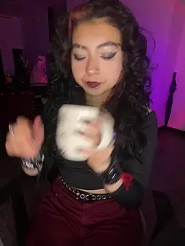 Snapshot of _Gothiccbitch_ chatting on 10-07-25, 07:27  Gothiccbitch  online show from 10-07-25, 07:27