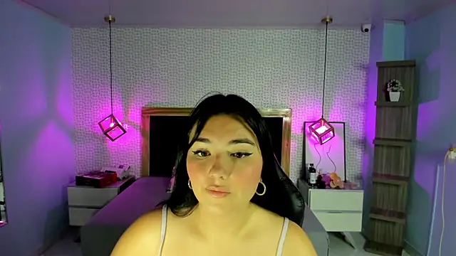 Snapshot of delilaquinn chatting on 03-20-25, 12:11 delilaquinn online show from 03-20-25, 12:11