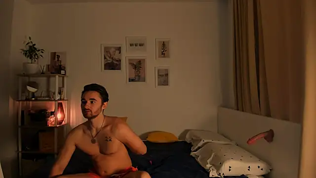  Lora Palmer online show from 12-13-24, 10:41